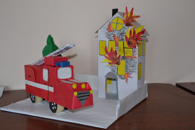 Поделка на тему "пожарная безопасность" для детского садика своими руками