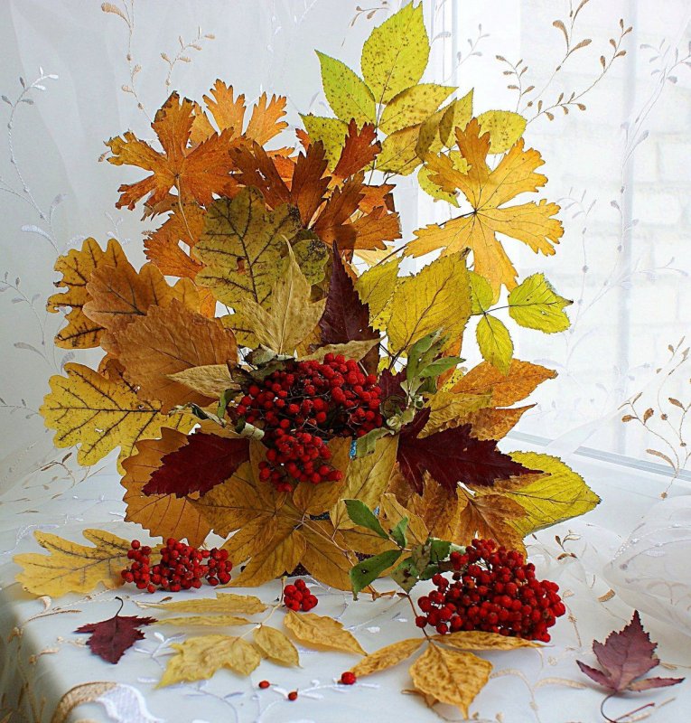 Поделки из осенних листьев: композиция своими руками, как сделать, фото