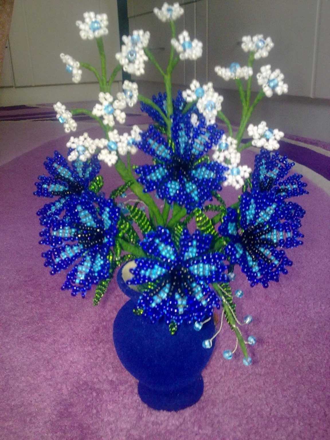 Учимся делать цветы из бисера - друзья
                                             - 22 мая
                                             - 43007091030 - медиаплатформа миртесен