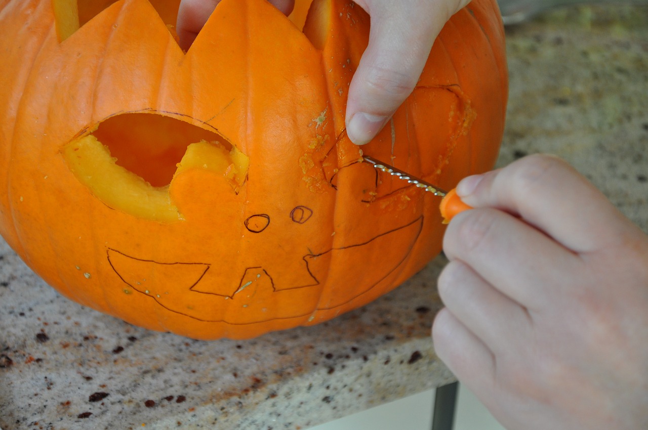 Как сделать тыкву из бумаги, картона на хэллоуин(halloween) своими руками, маска тыква на голову, фонари и гирлянды