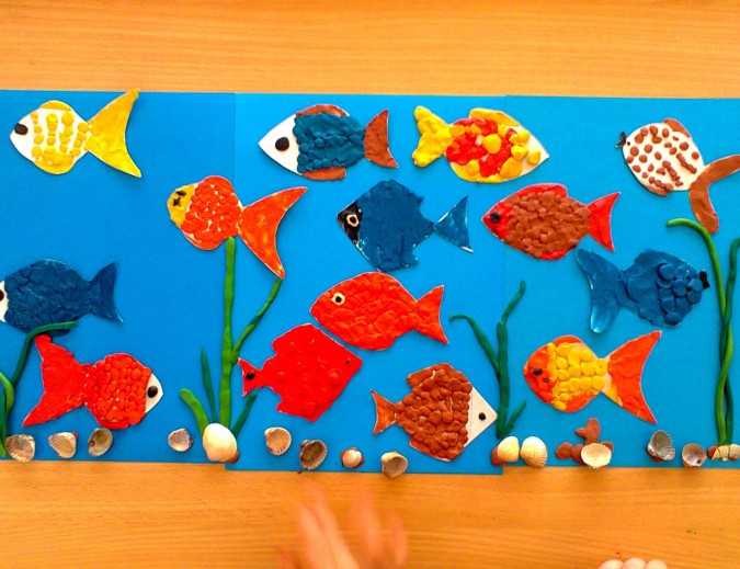 Аппликация из цветной бумаги «золотая рыбка» для детей 5-8 лет. шаблоны. мастер-класс с пошаговым фото.