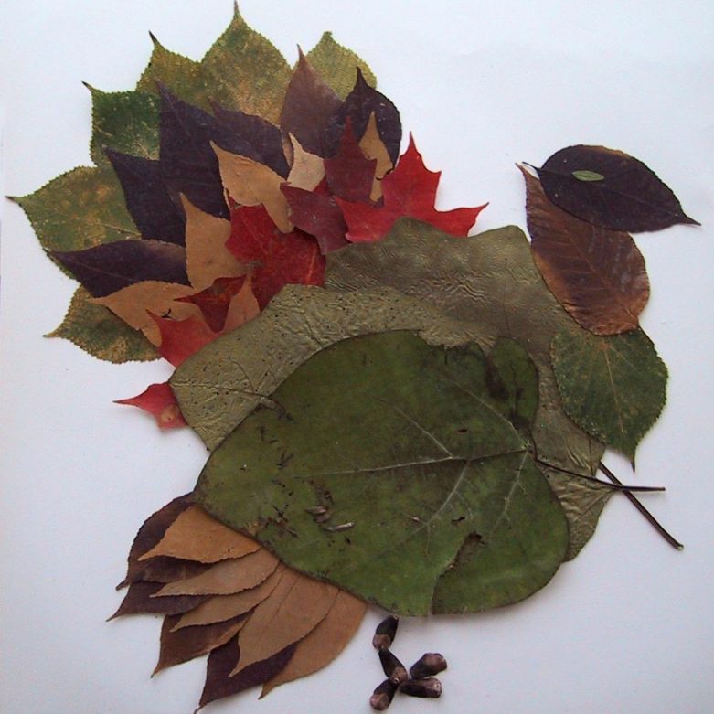 Из осенних листьев можно создавать всевозможные поделки, аппликации и даже работы в совмещенных техниках Детям интересно самостоятельно собирать листики на