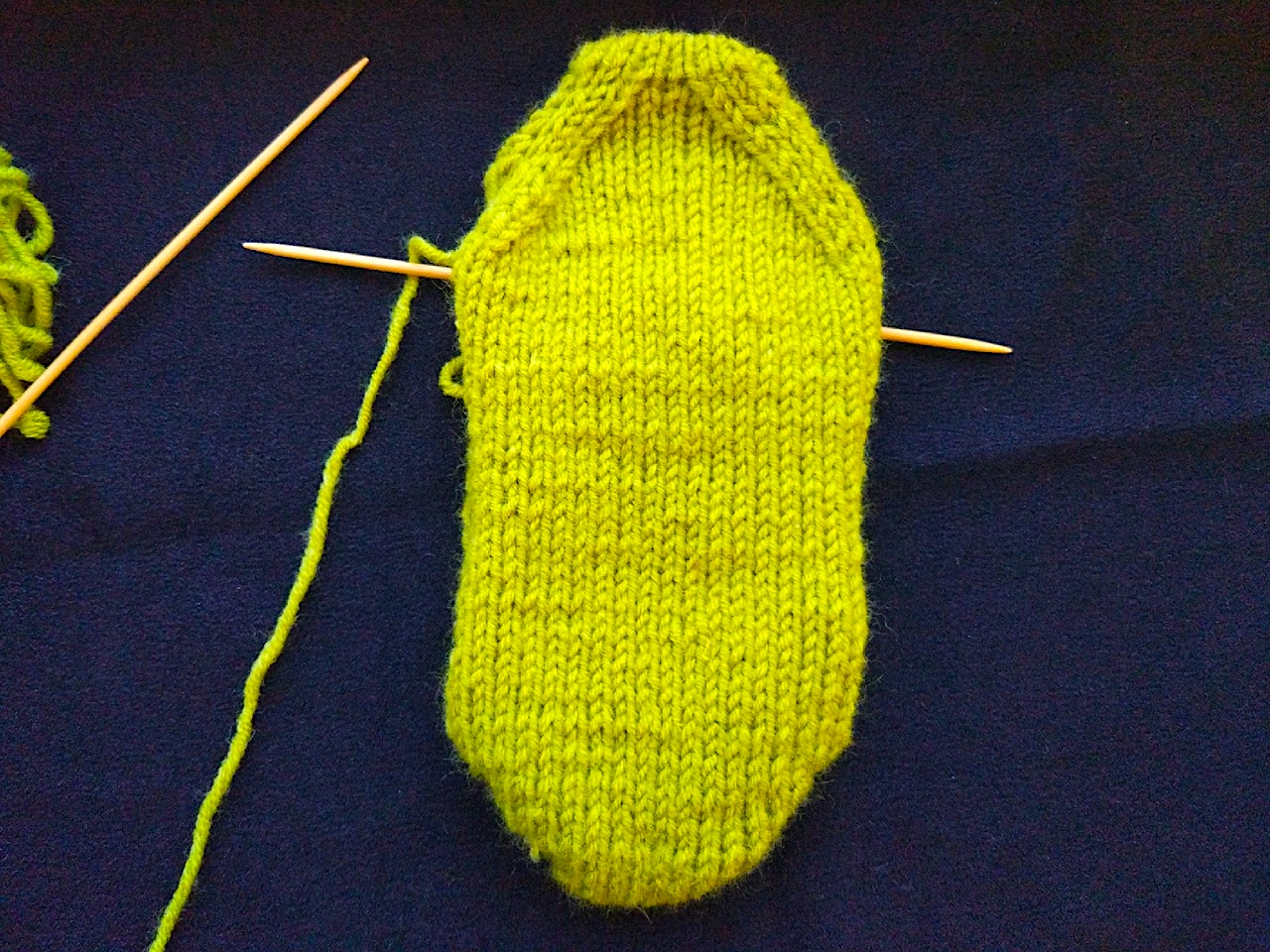 Вяжем крючком взрослые и детские носки. как связать крючком носочки для новорожденных? инструкция, как связать носочки для новорожденных спицами