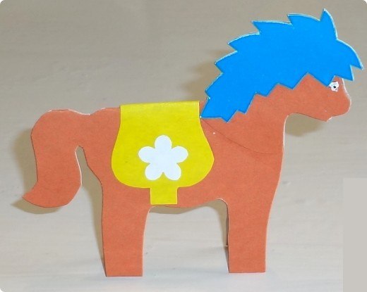 Лошадка 2 класса. Поделка лошадка из бумаги. Лошадь поделка из бумаги. Конструирование лошадка. Поделка лошадь из картона.