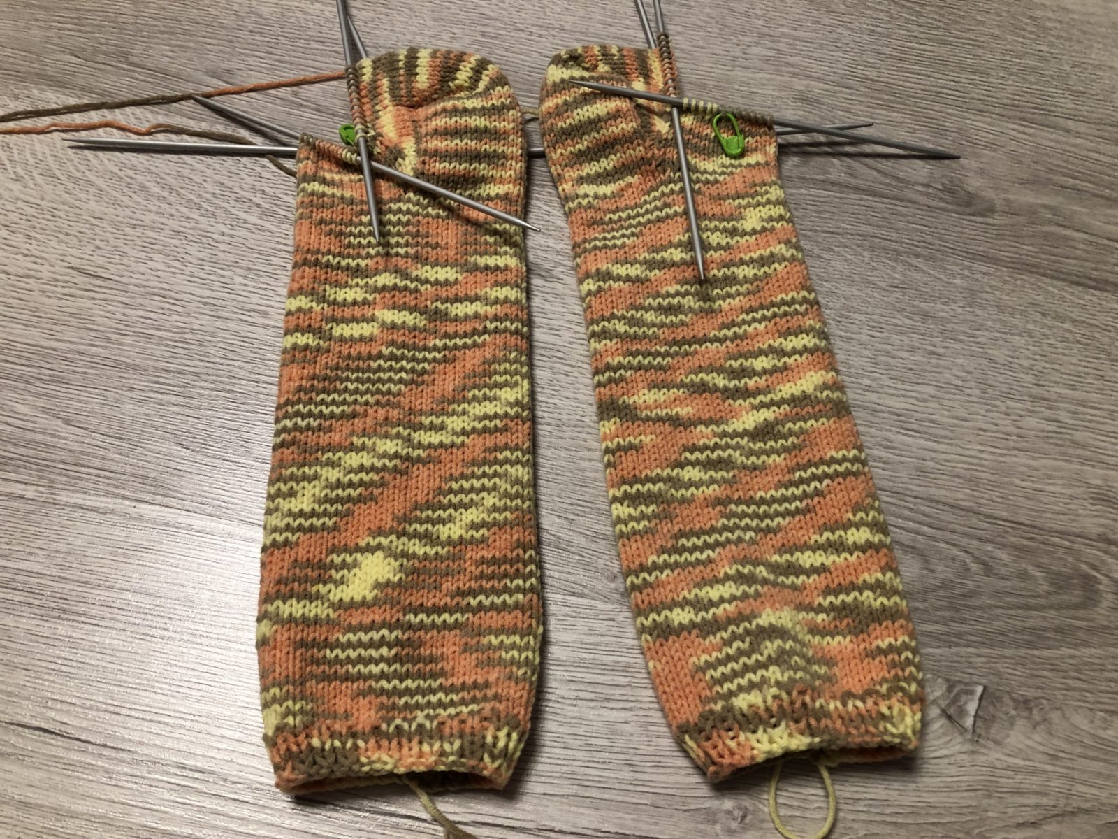 Вязание пяток носков спицами – описание схем вязания для начинающих фото, видео