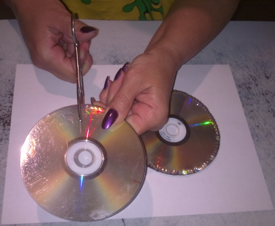 Поделки из дисков: простые и сложные варианты поделок из дисков + поэтапная инструкция изготовления своими руками для начинающих