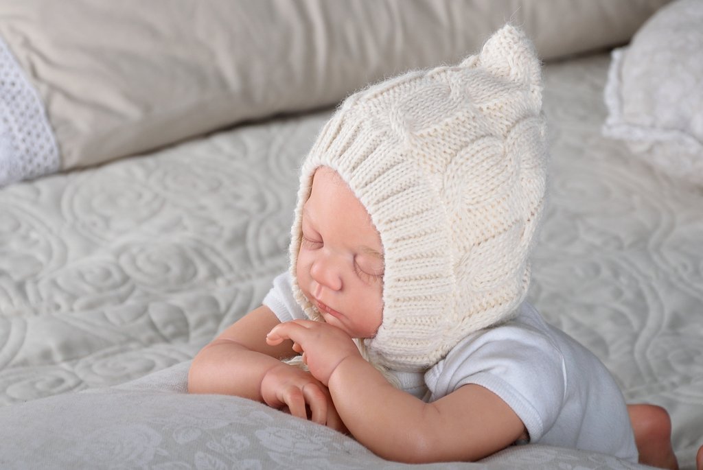 Чепчик спицами для новорожденного: описание вязания, видео