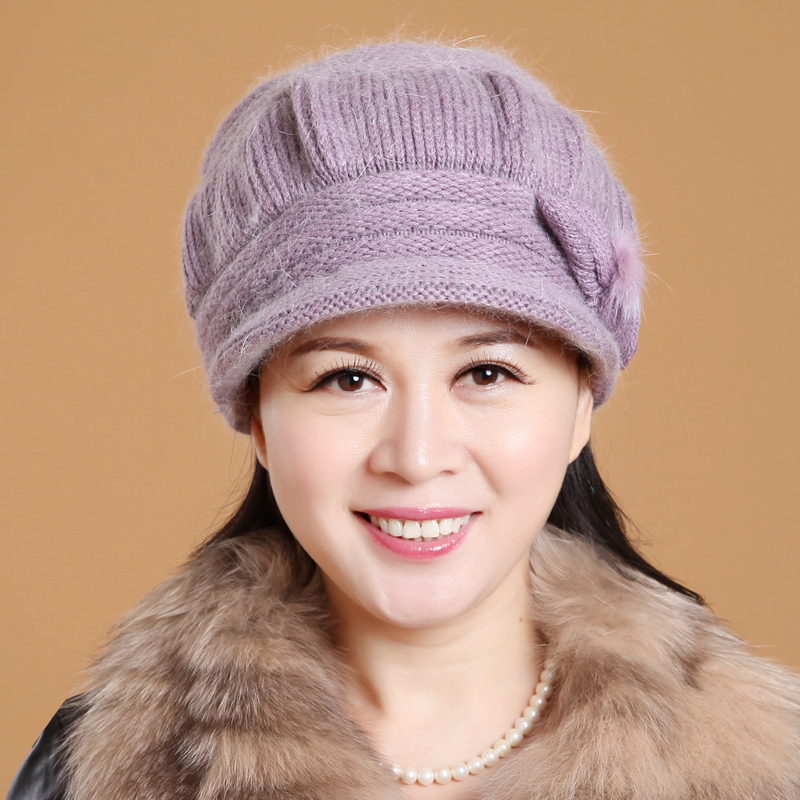 Вязание шапок спицами для женщин за 50: схемы актуальных моделей